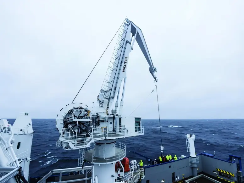ship deck crane 2.png