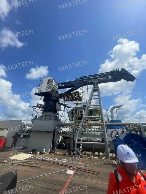 4t30m crane.jpg