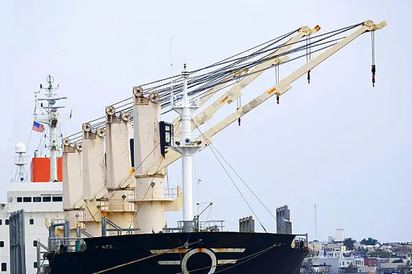 deck-marine-crane.jpg