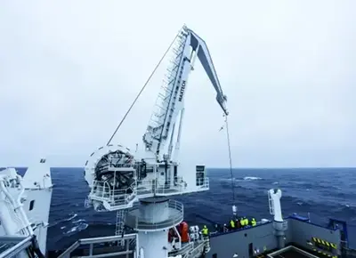 ship deck crane manufacturer.png