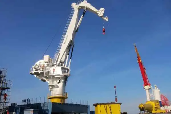 semi-knuckle boom crane3