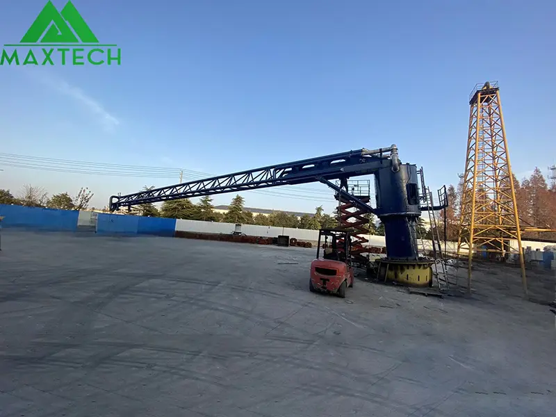 stiff boom crane2.jpg