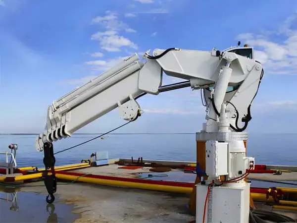 knuckle boom crane 3.jpg