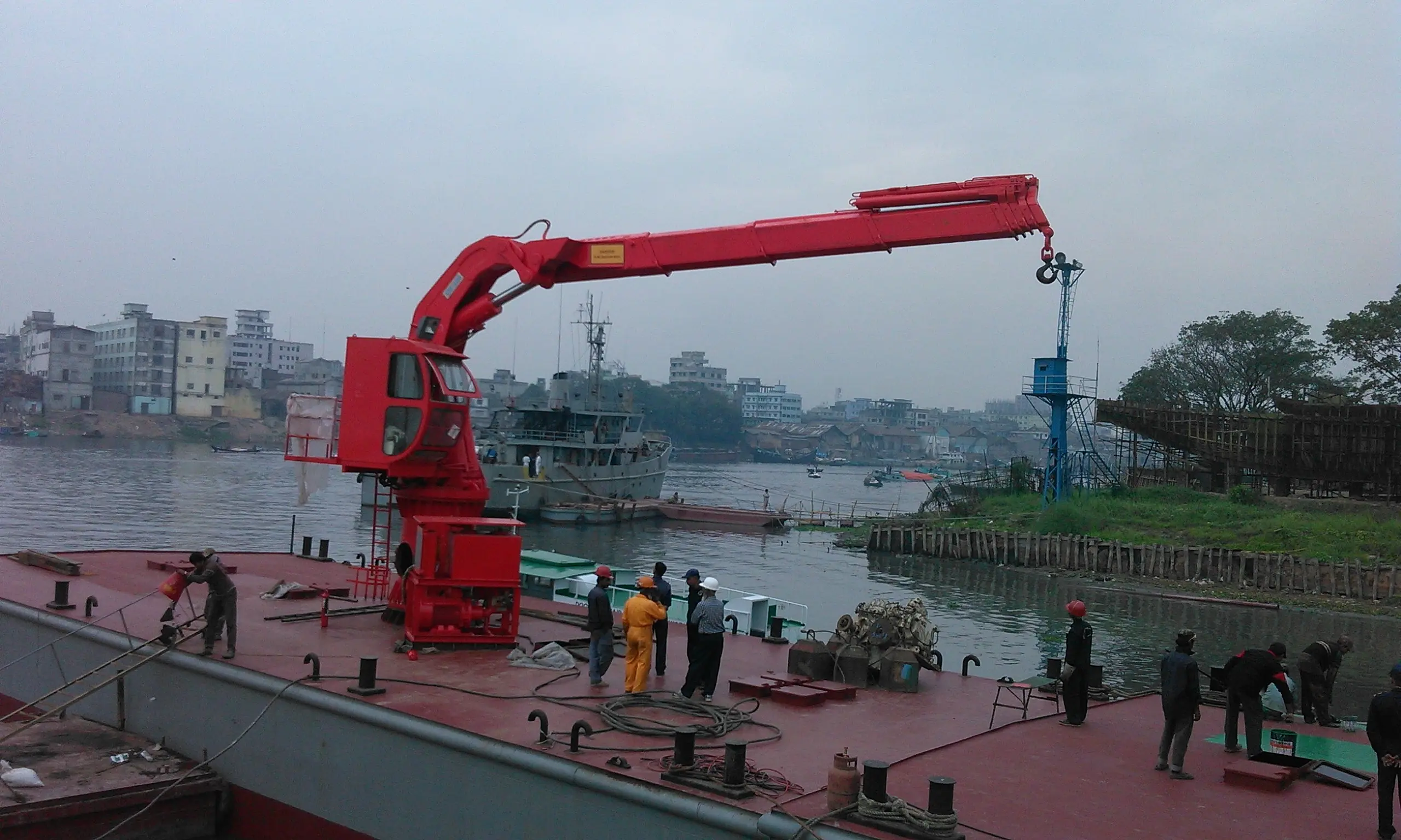 5t20m knuckle -telescopic Booom Crane (4)