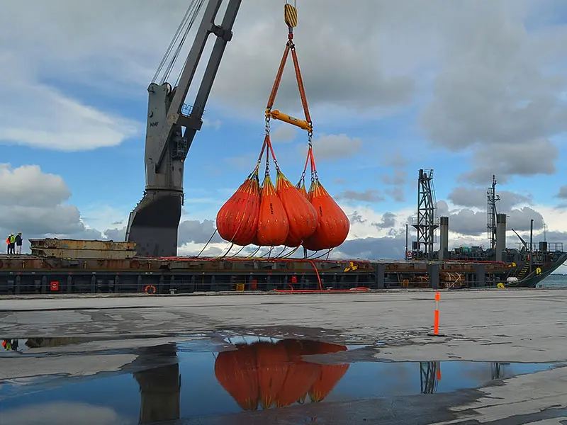 deck-crane.jpg