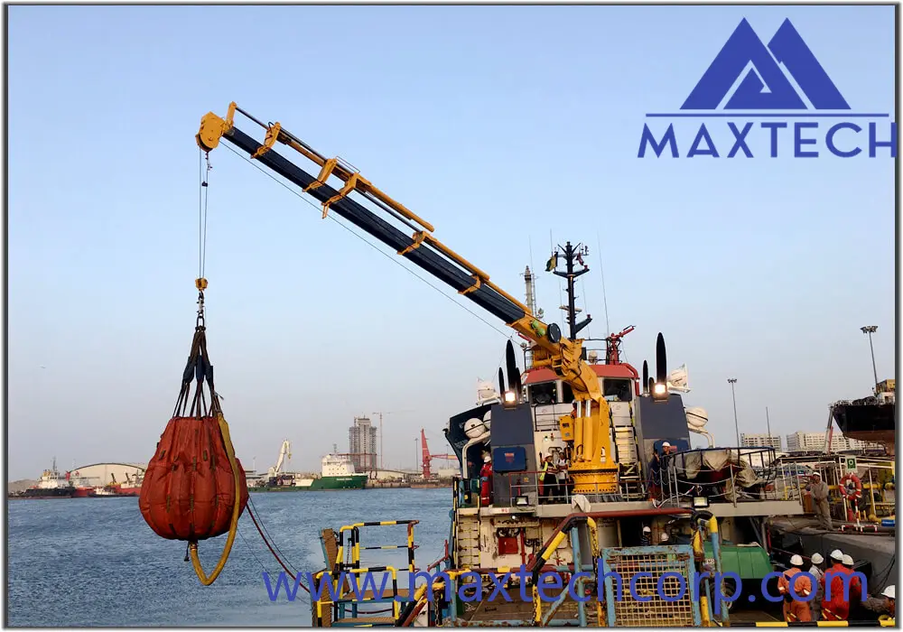 Marine Knuckle Boom and Telescopic Cranes in Port Container Operations