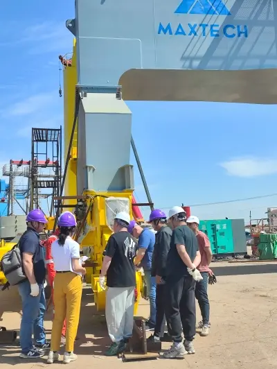 45t40m rail crane for inspect (1).jpg