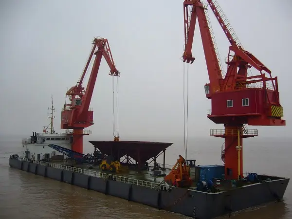 floating crane-a.jpg