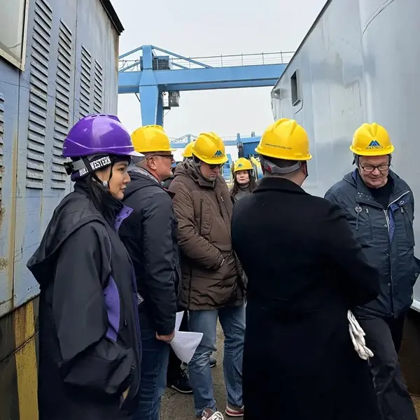 MAXTECH's staff accompanied the clients to inspect every detail of crane