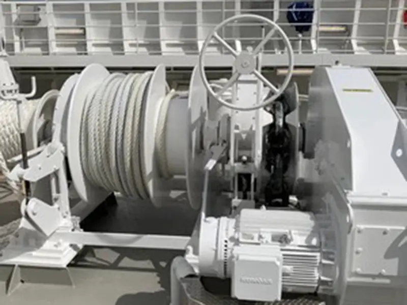 palfinger-marine-anchor-windlass-winch6.jpg