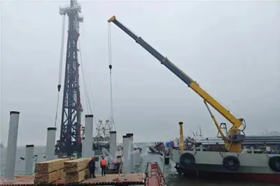 offshore cranes.png