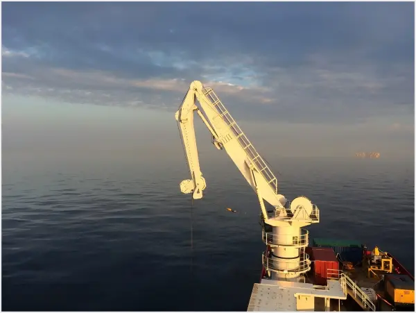 AHC OFFSHORE CRANE