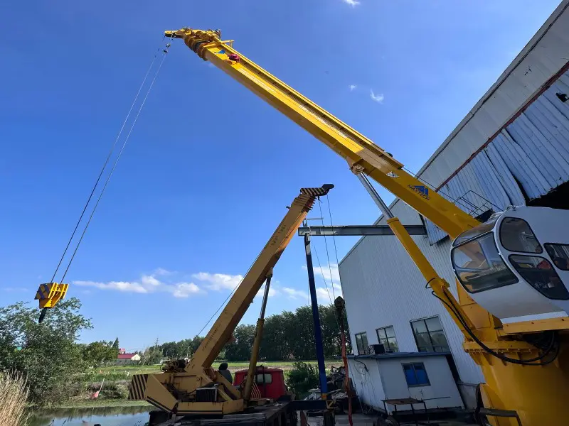 telescopic boom crane (1).jpg